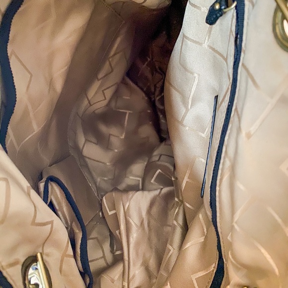 Tommy Hilfiger Tote Bag - Picture 4 of 5